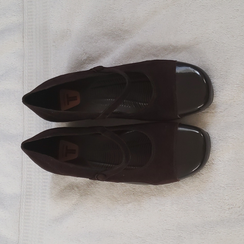 Trotters Suede Shoes